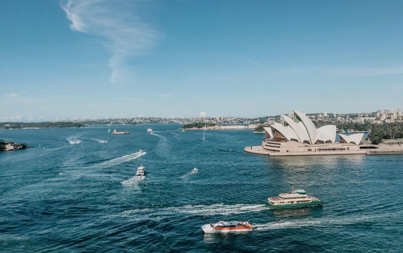 Backpackers on the East Coast in Bounce Noosa hostel enjoying the pool