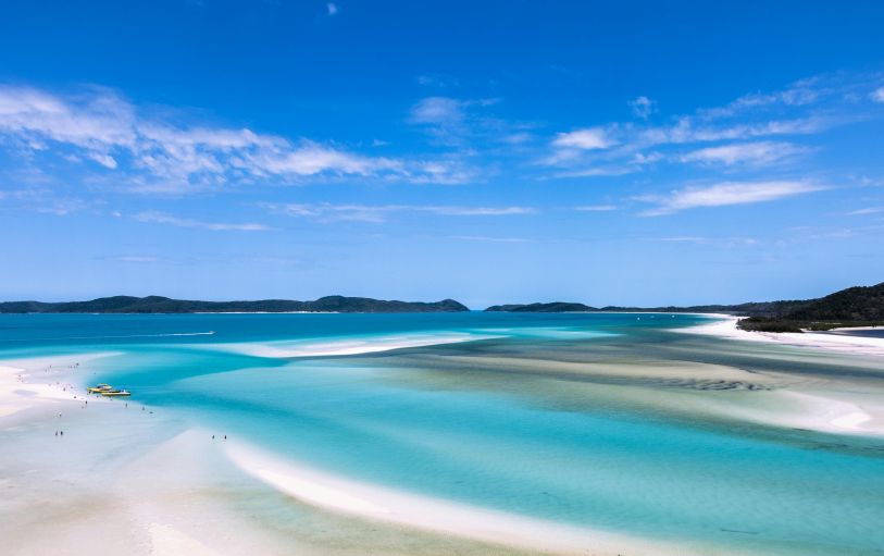 Backpackers on the East Coast in Bounce Noosa hostel enjoying the pool